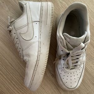 white af1’s